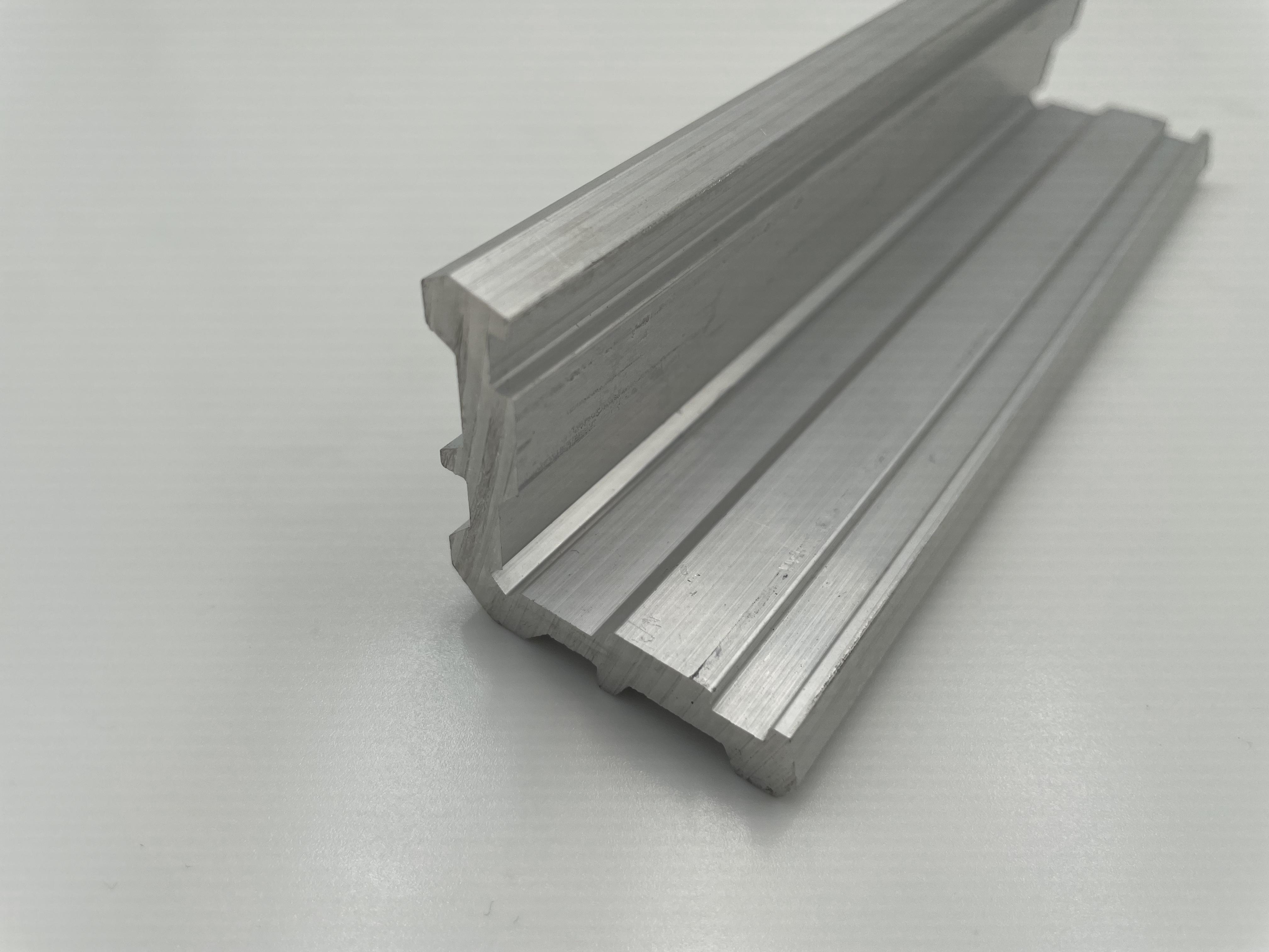 Factory customized silver oxidized extruded aluminum profiles